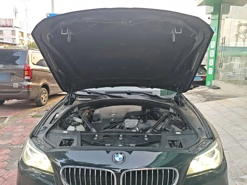 BMW 5 Series — миниатюра 20