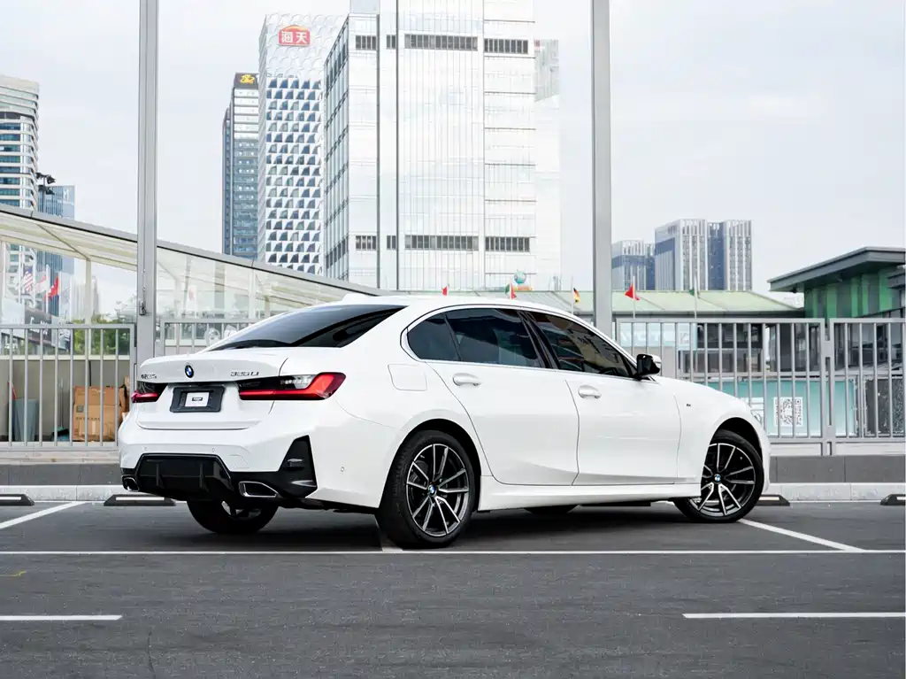 BMW 3 Series — миниатюра 8