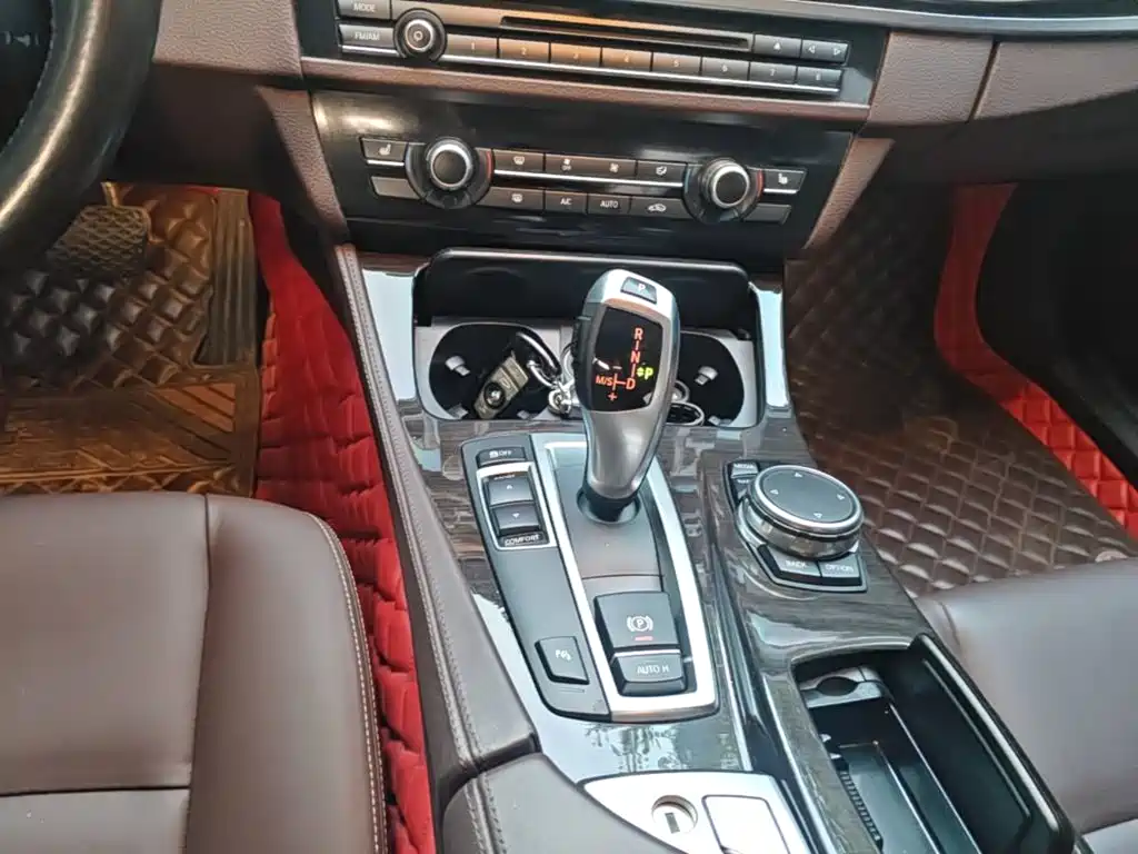 BMW 5 Series — миниатюра 14