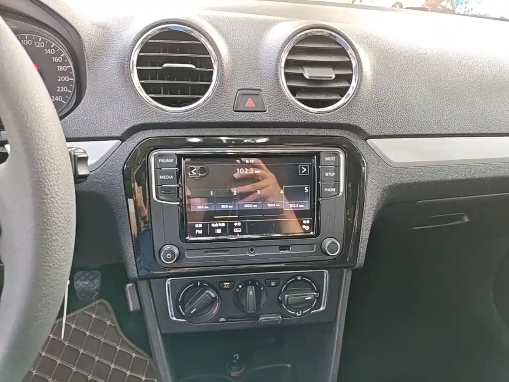Volkswagen Jetta — миниатюра 13