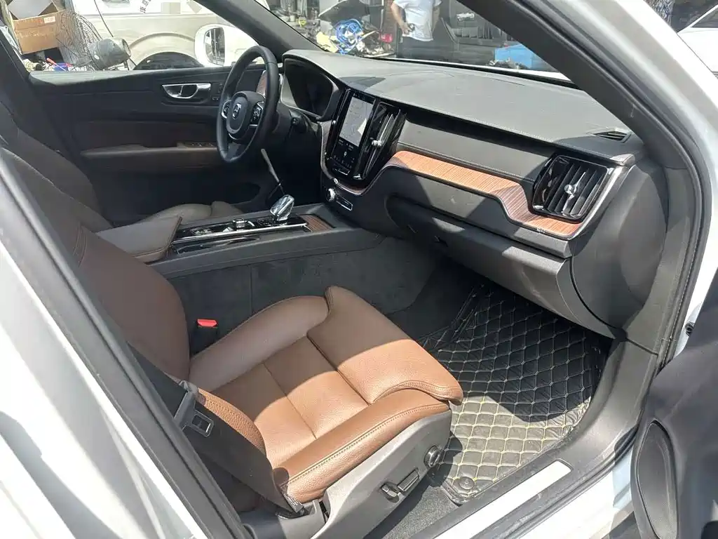 Volvo XC60 — миниатюра 5