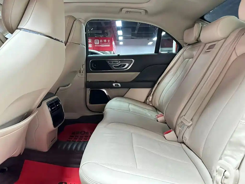 Lincoln Continental — миниатюра 8