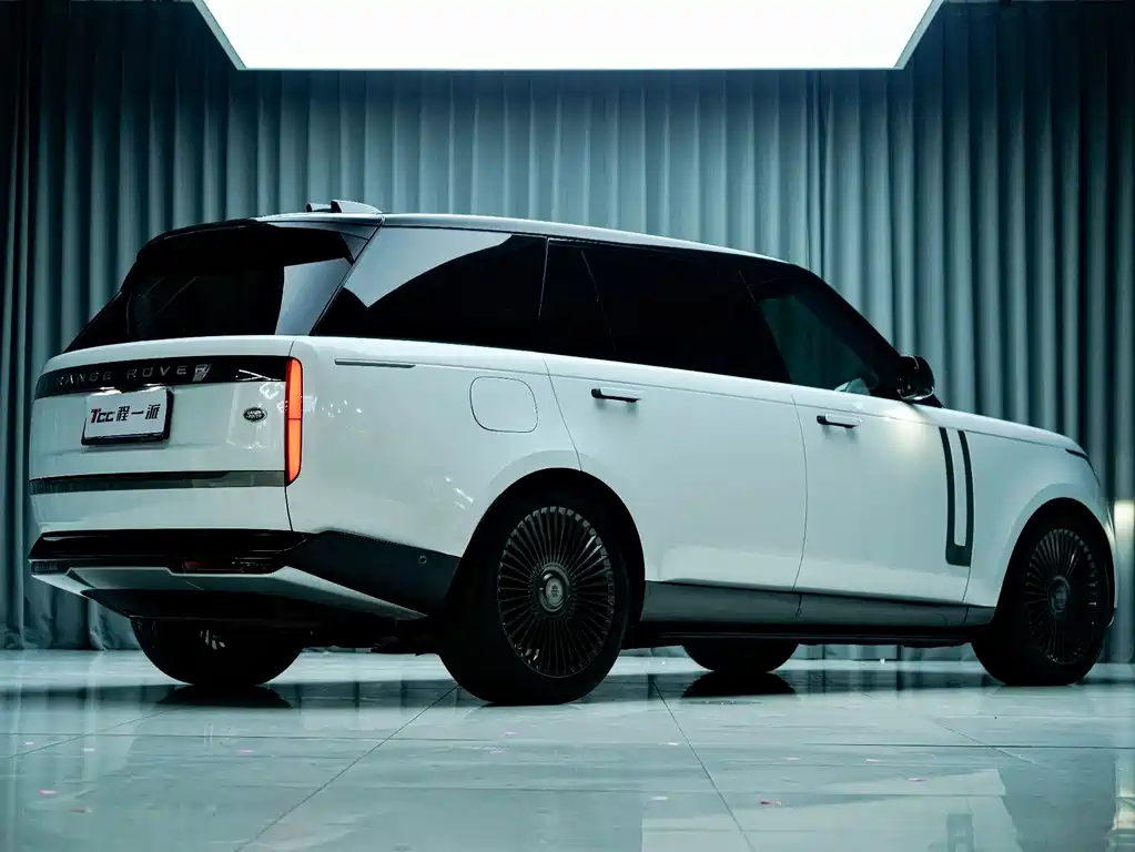 Land Rover Range Rover 2024 3.0 L6 400PS Long Wheelbase