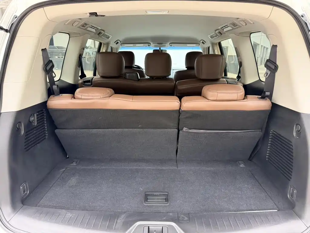 Nissan Patrol — миниатюра 9
