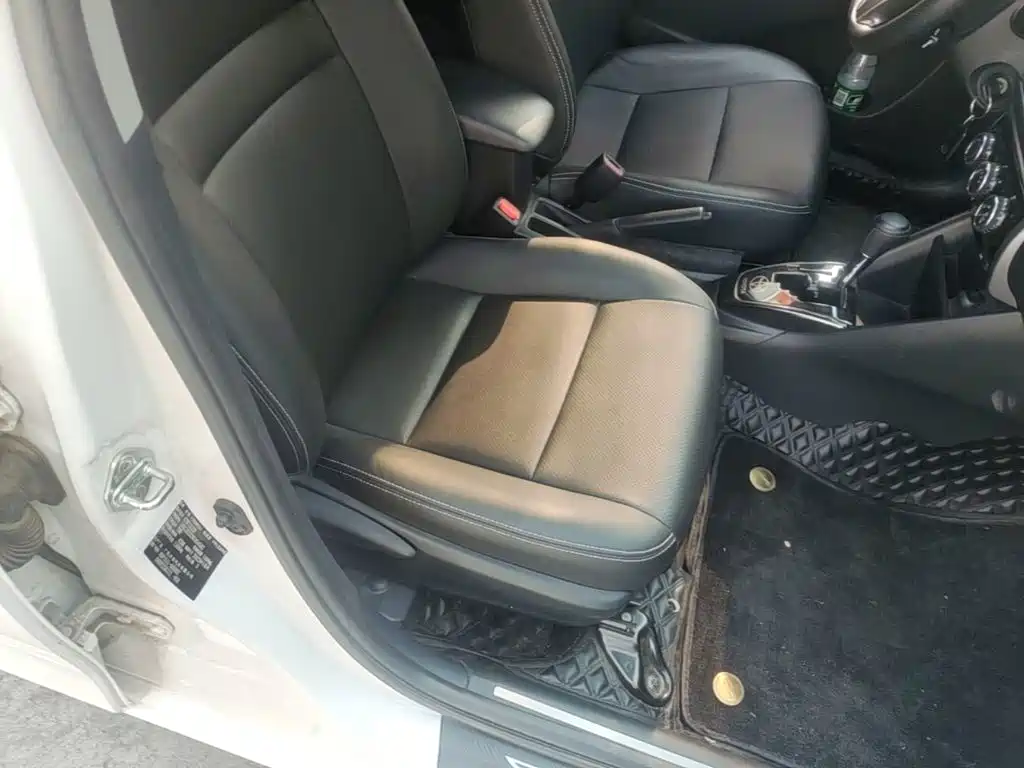 Toyota Yaris L — миниатюра 25