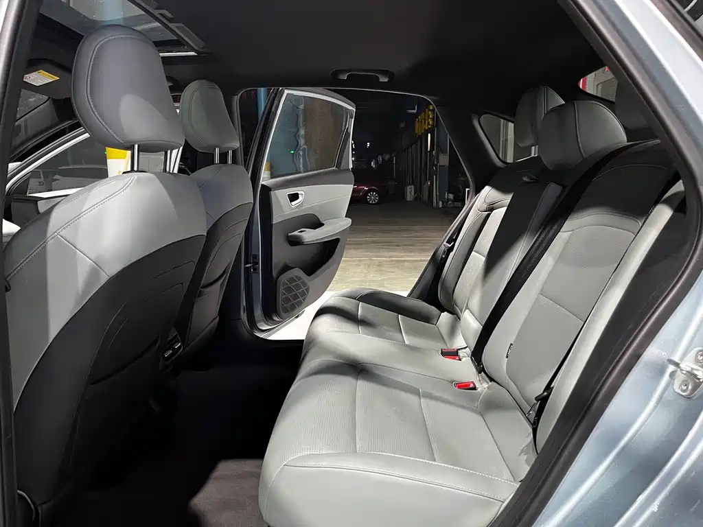 Roewe D6 — миниатюра 11