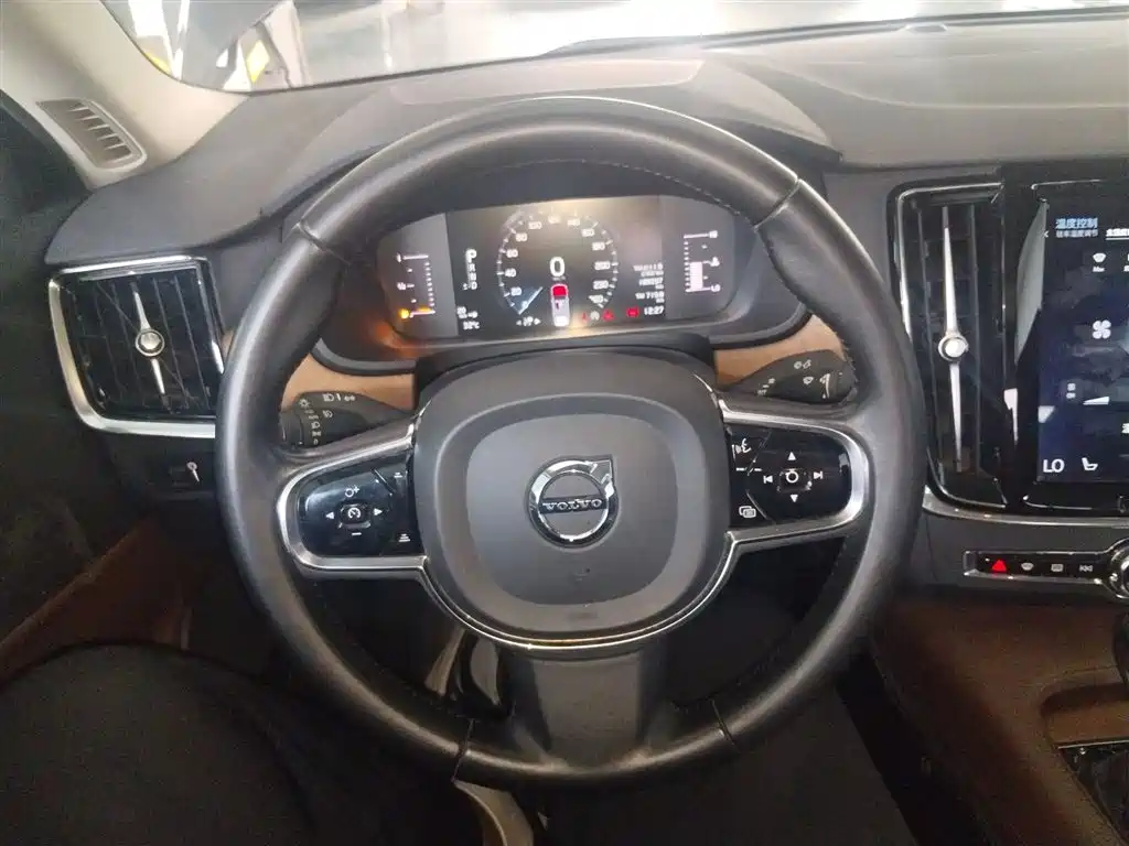 Volvo S90 2019 T5