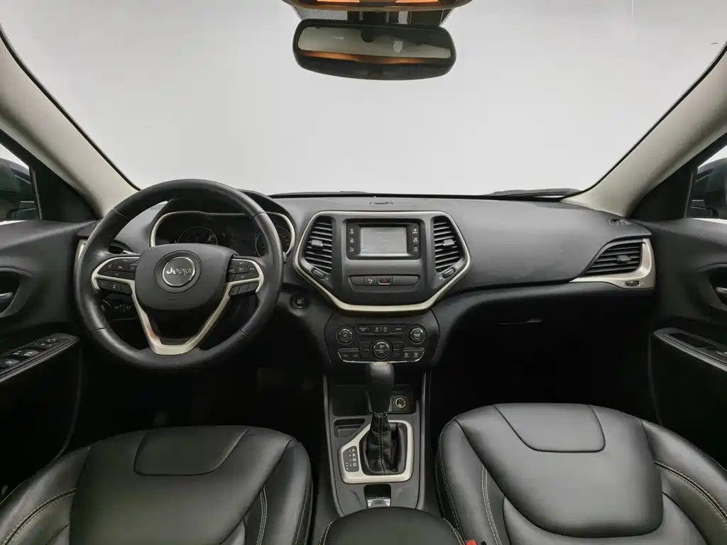Jeep Cherokee — миниатюра 5