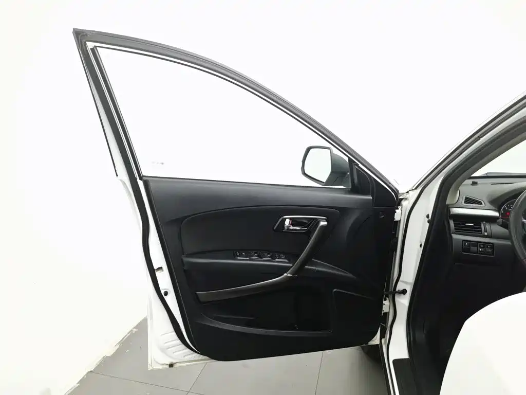 Bestune X80 — миниатюра 8
