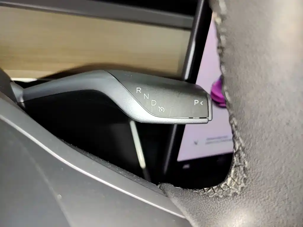 Tesla Model 3 — миниатюра 14