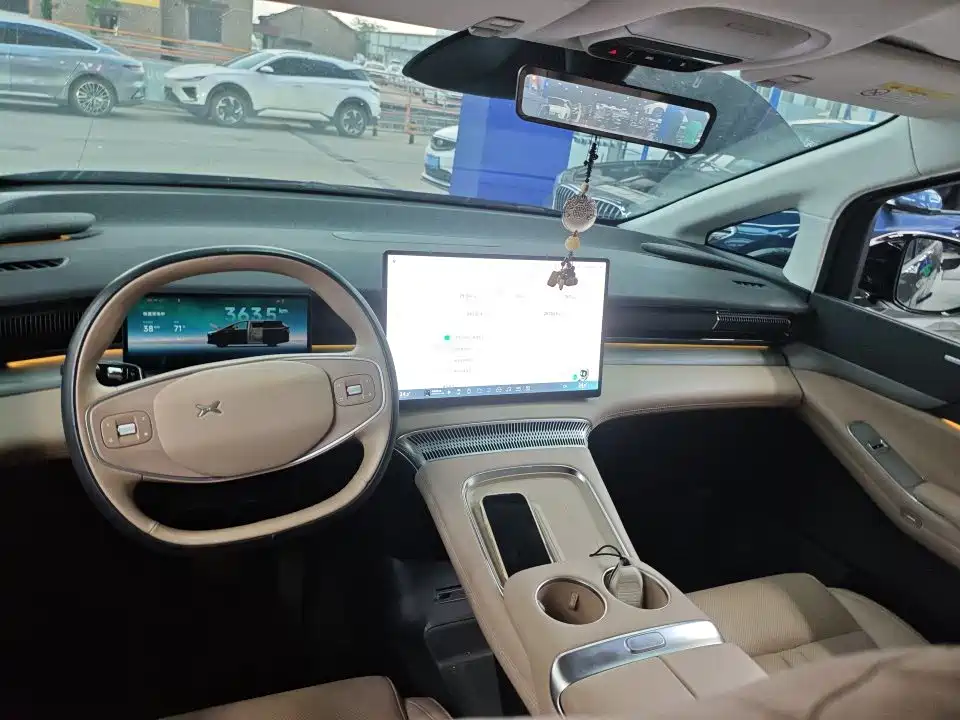 XPeng X9 — миниатюра 5
