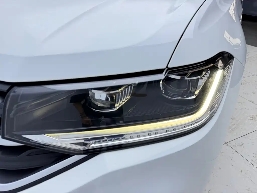 Volkswagen Tacqua 1.5L Auto Joy Connected Edition, фото 7