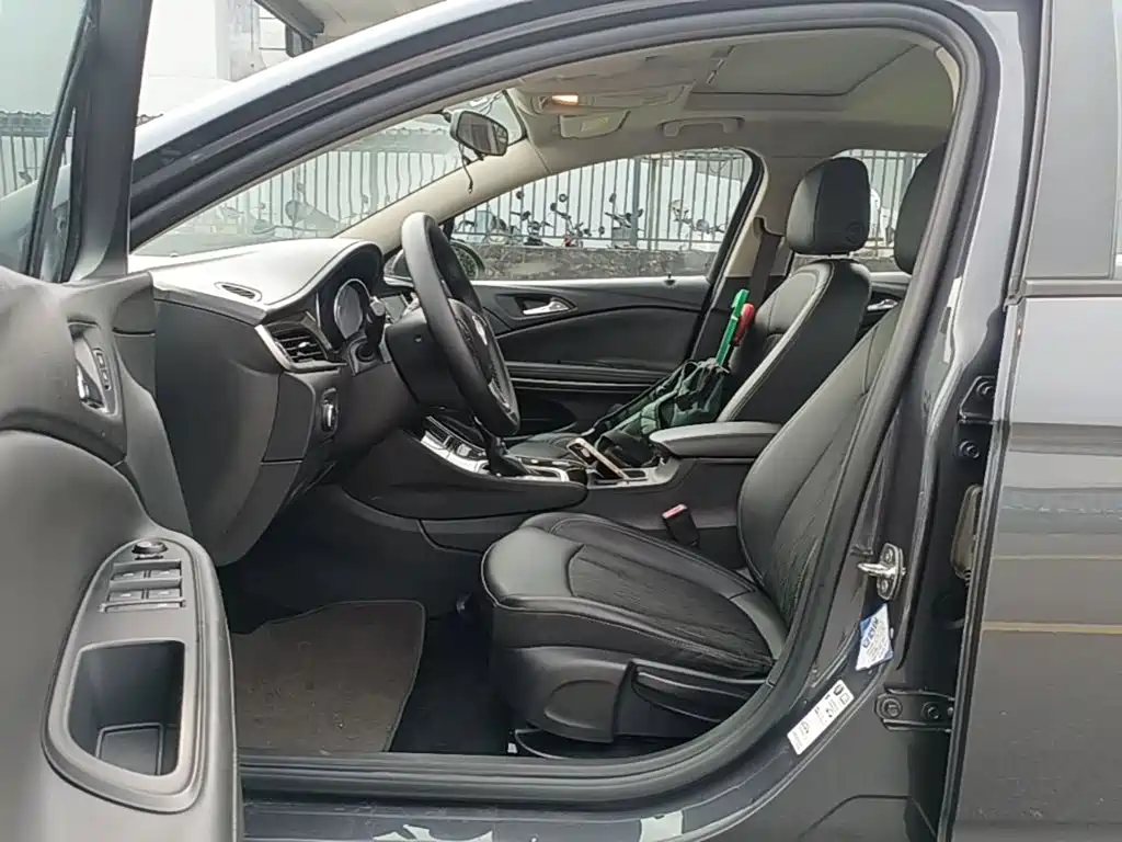 Buick Verano — миниатюра 16