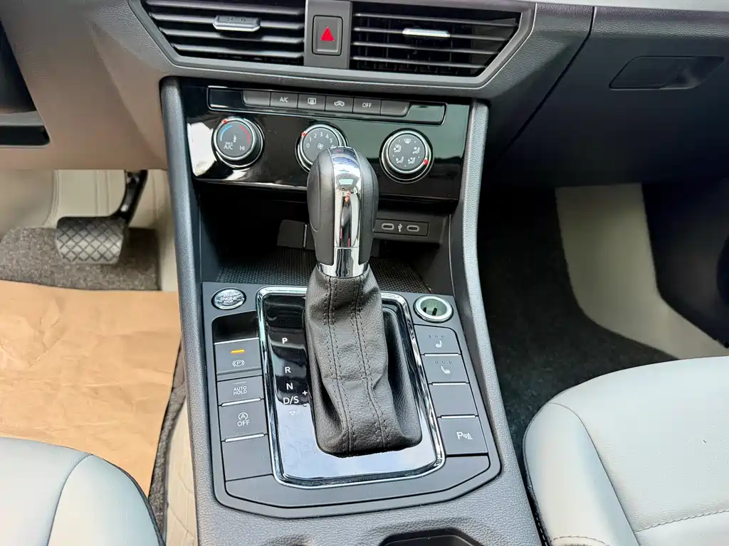 Volkswagen Bora — миниатюра 8