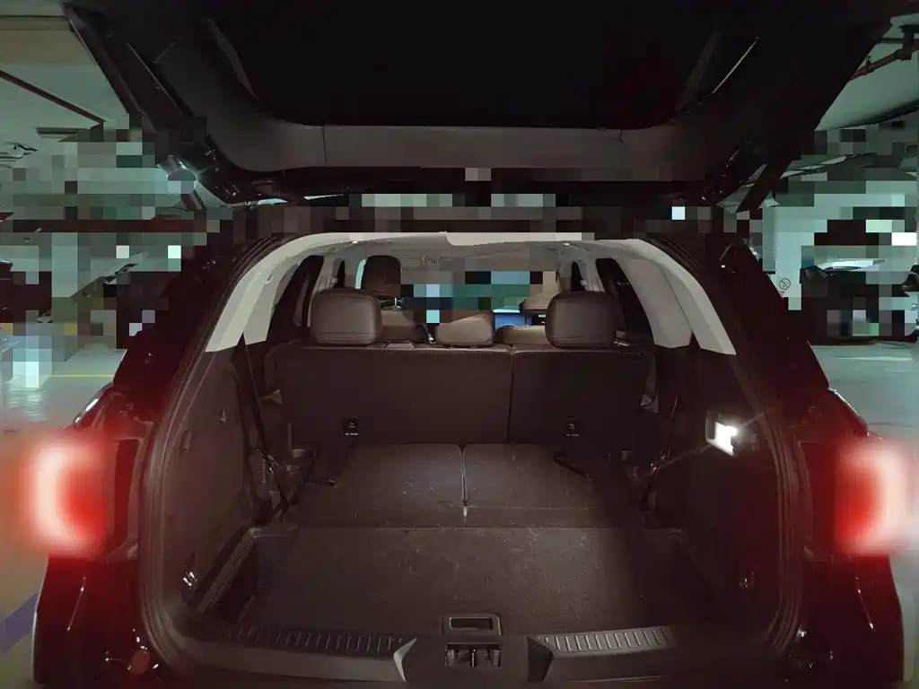 Ford Explorer — миниатюра 10
