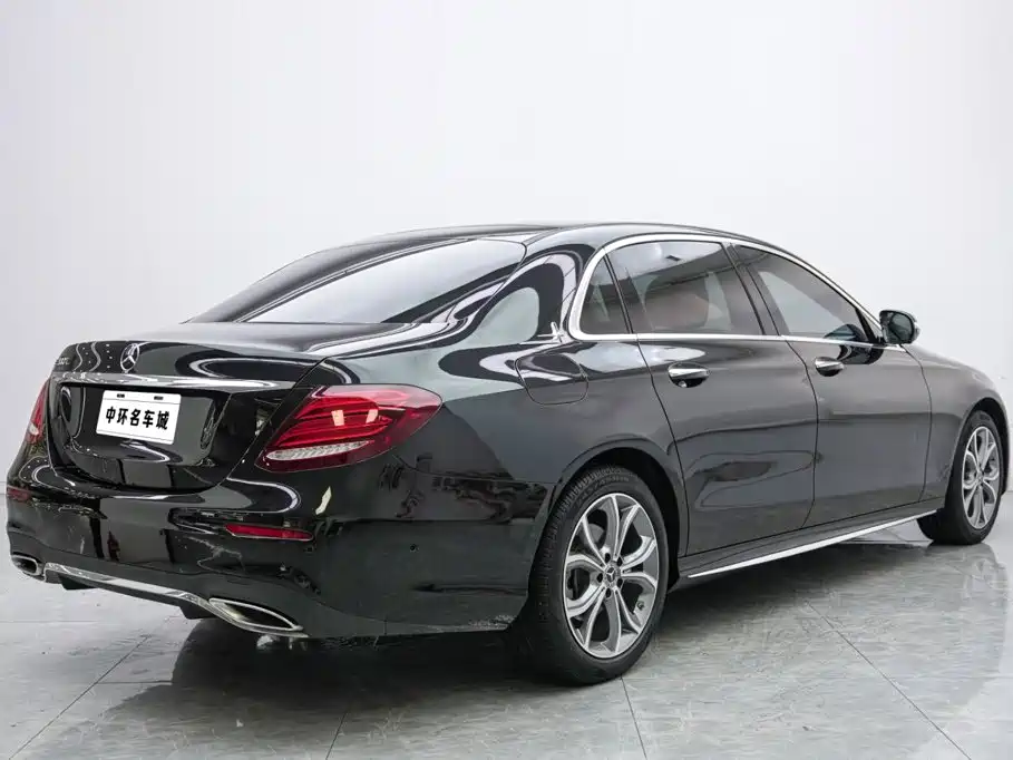 Mercedes-Benz E-Class — миниатюра 16