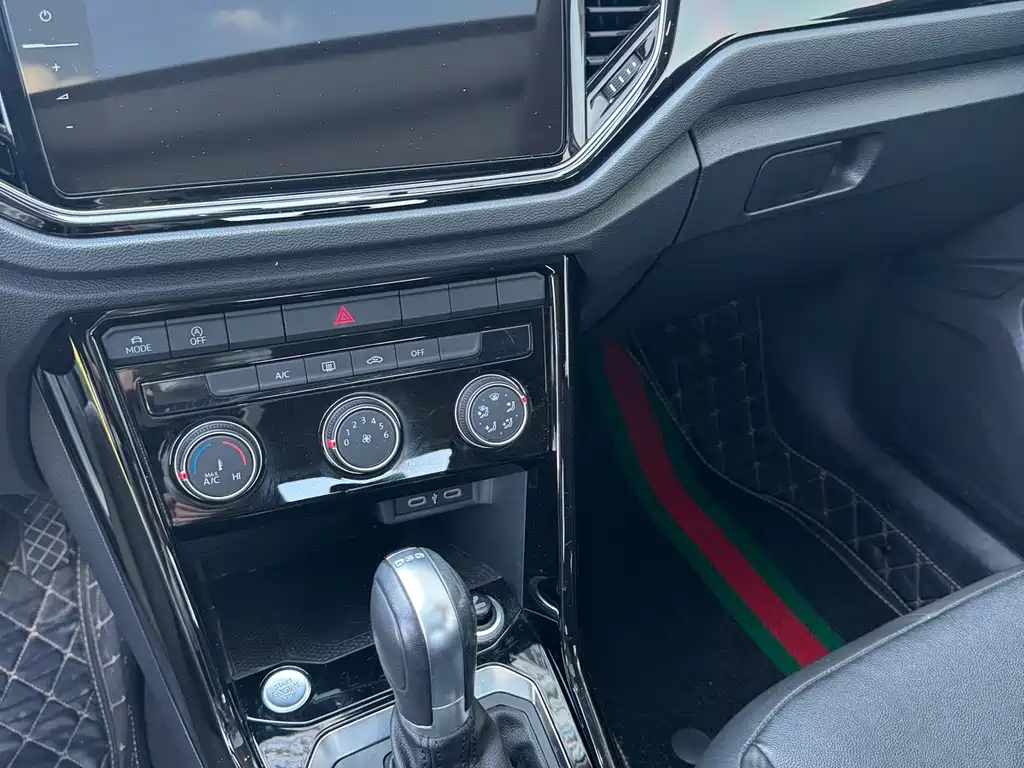 Volkswagen T-Roc — миниатюра 13