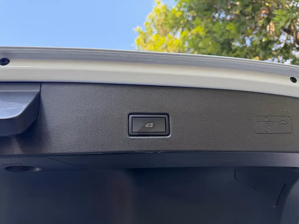 VOLKSWAGEN T ROC EXPLORING SONGS