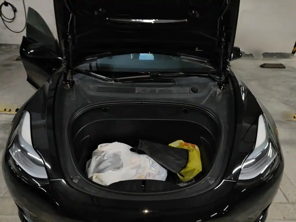 Tesla Model 3 — миниатюра 16