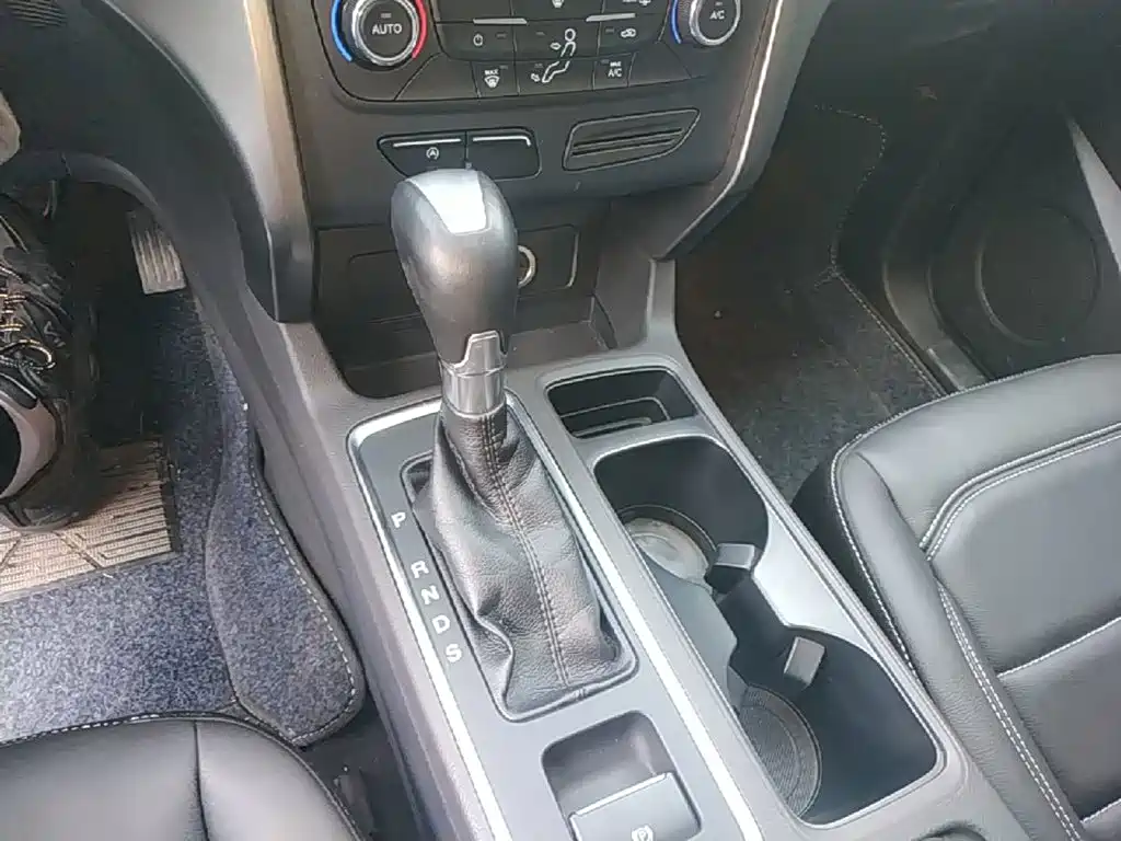 Ford Kuga — миниатюра 14
