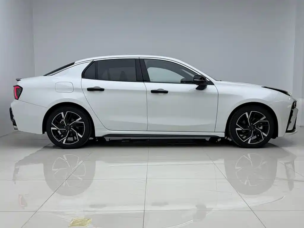 Lynk & Co 03 — миниатюра 11