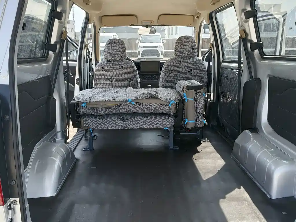 Wuling Hongguang V — миниатюра 13