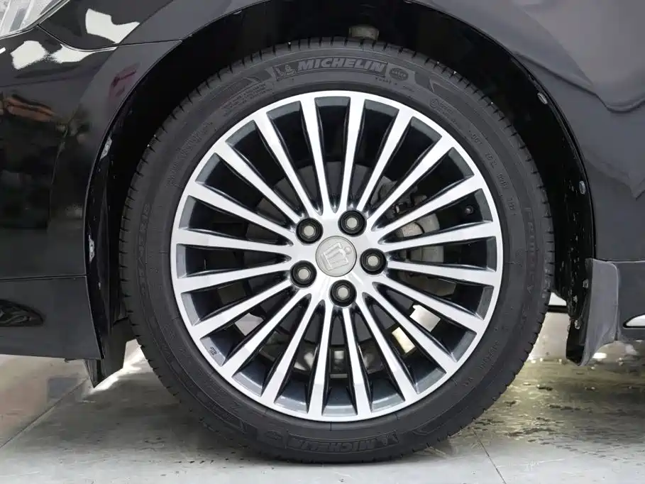 Toyota Crown — миниатюра 5