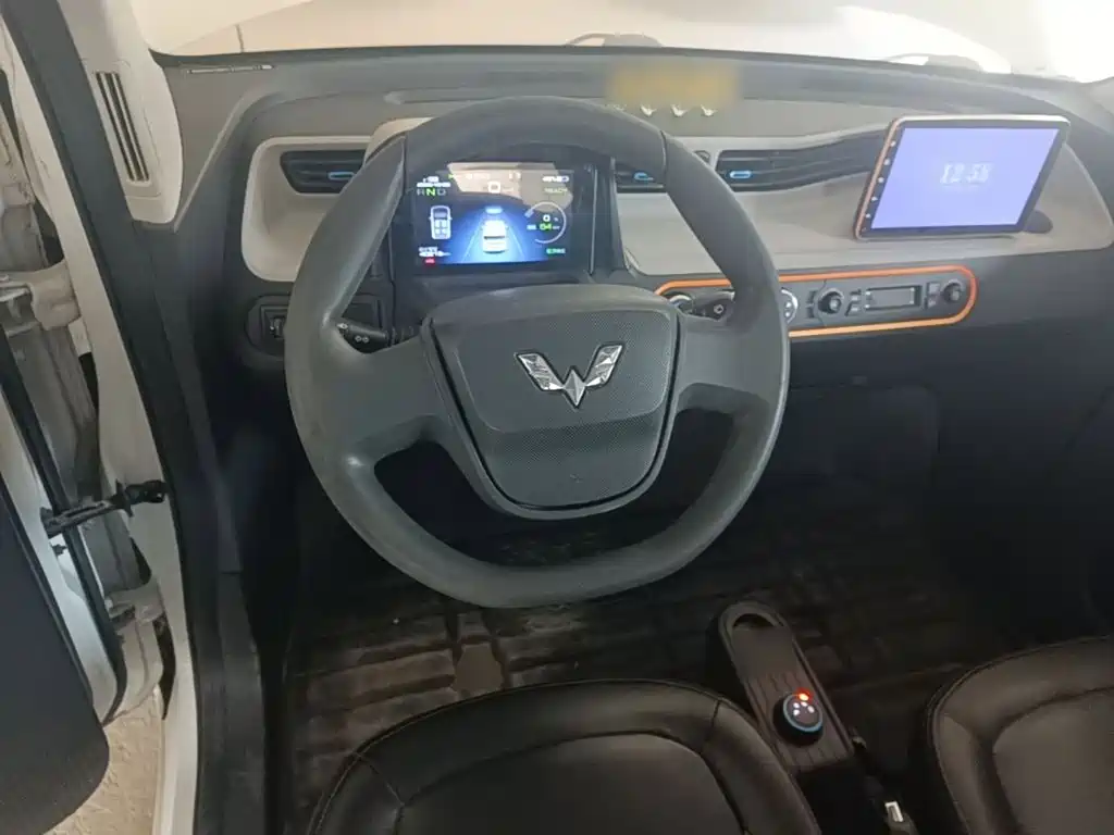 Wuling MINIEV — миниатюра 11