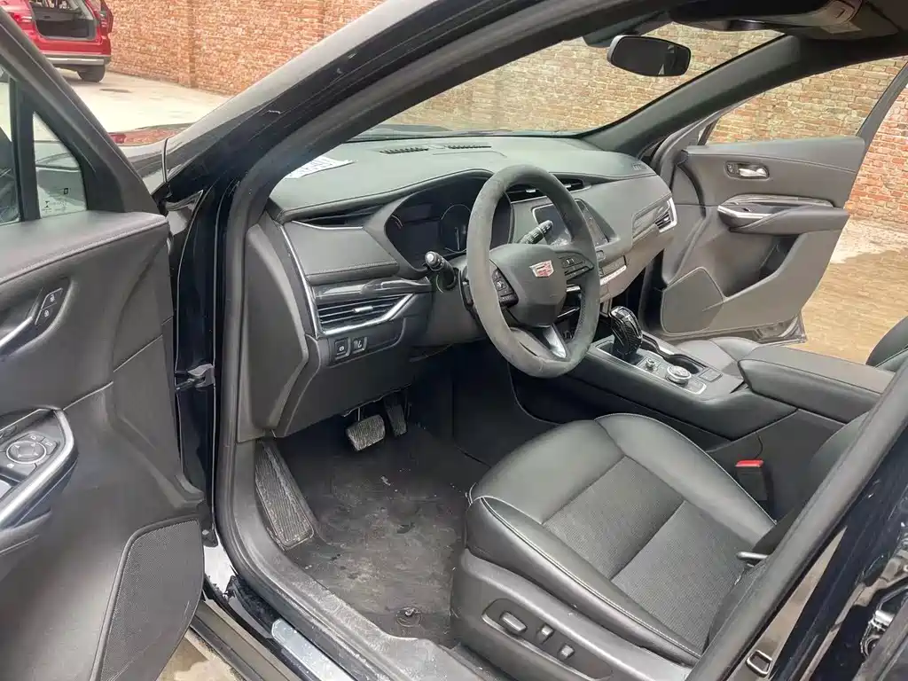 Cadillac XT4 — миниатюра 4