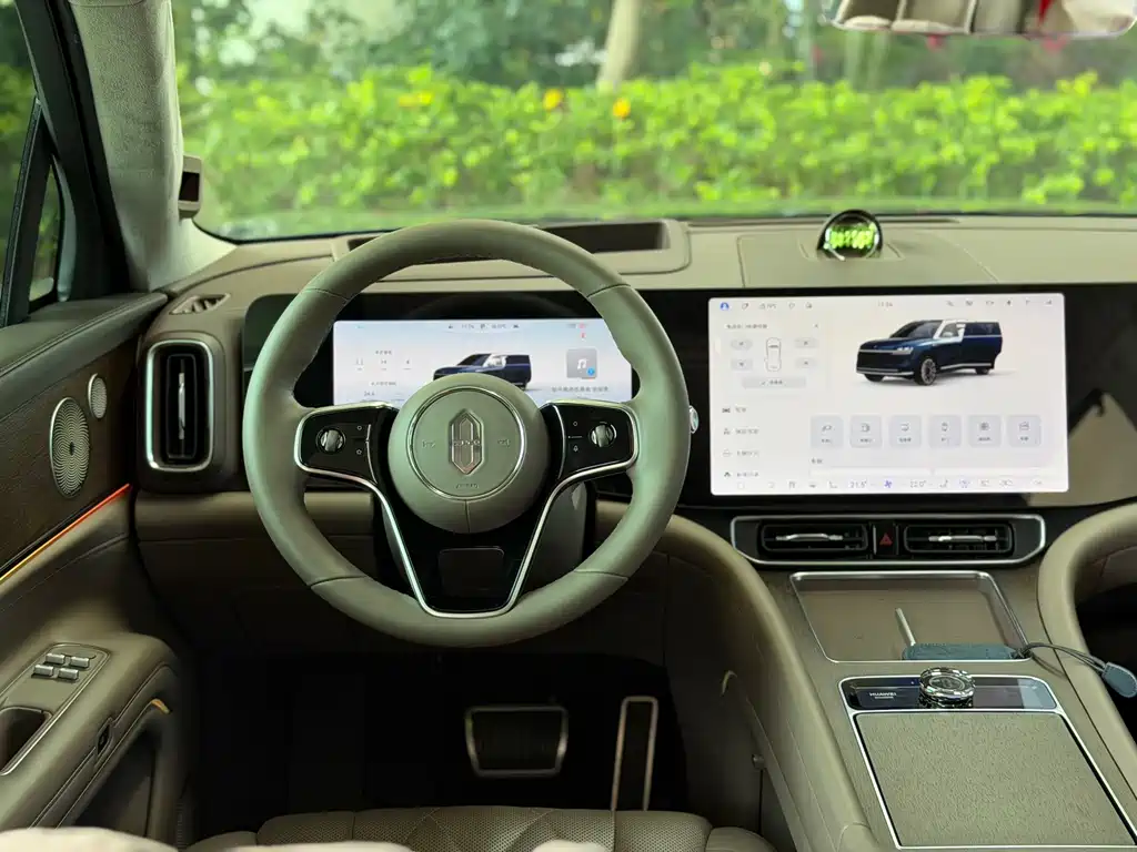 AITO ASK THE WORLD M9