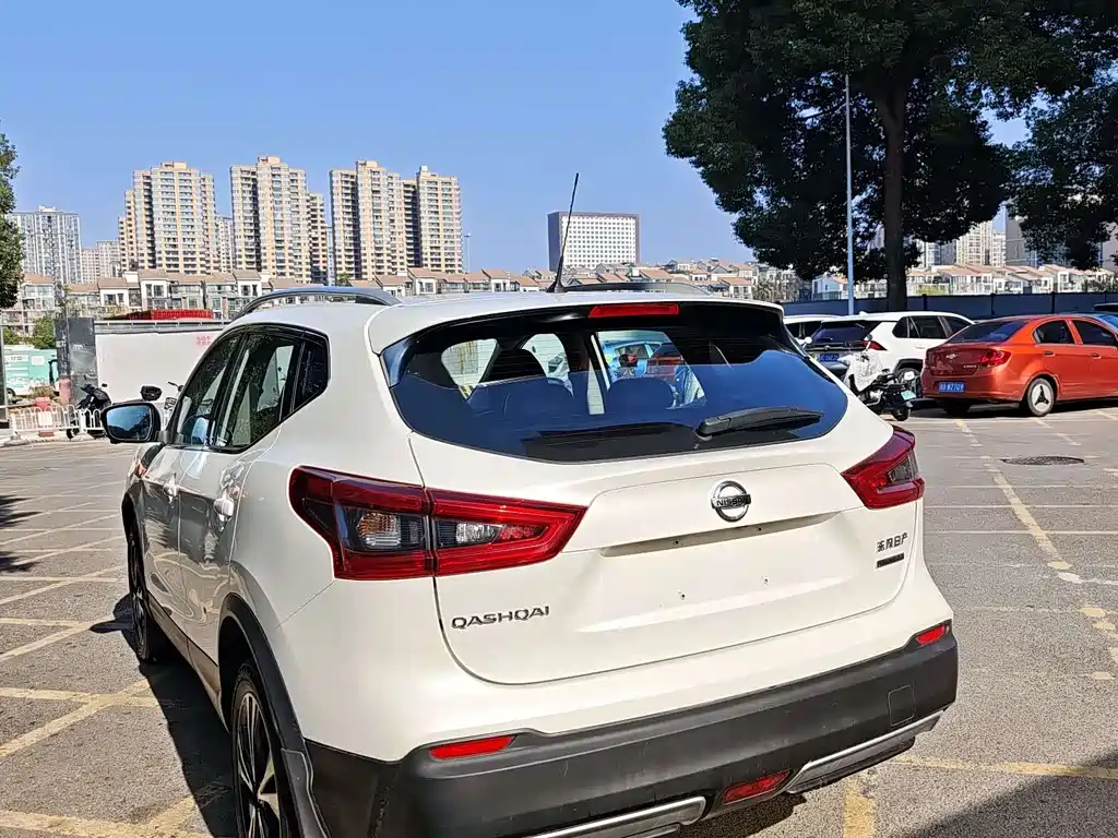 NISSAN QASHQAI