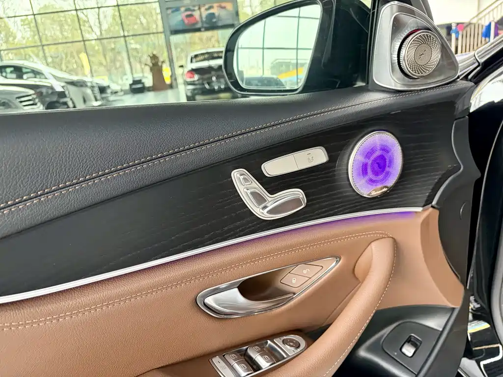 MERCEDES-BENZ E CLASS