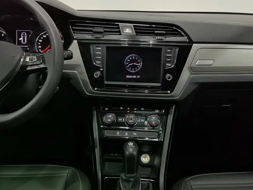 Volkswagen Touran — миниатюра 12