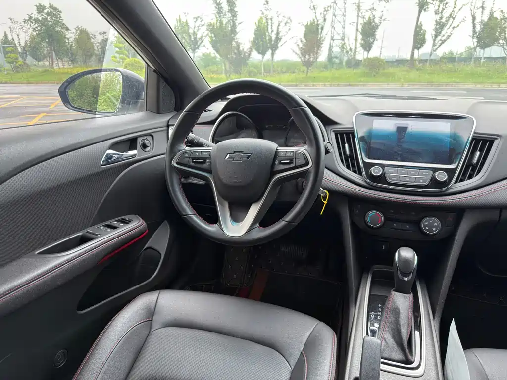 Chevrolet Monza — миниатюра 12