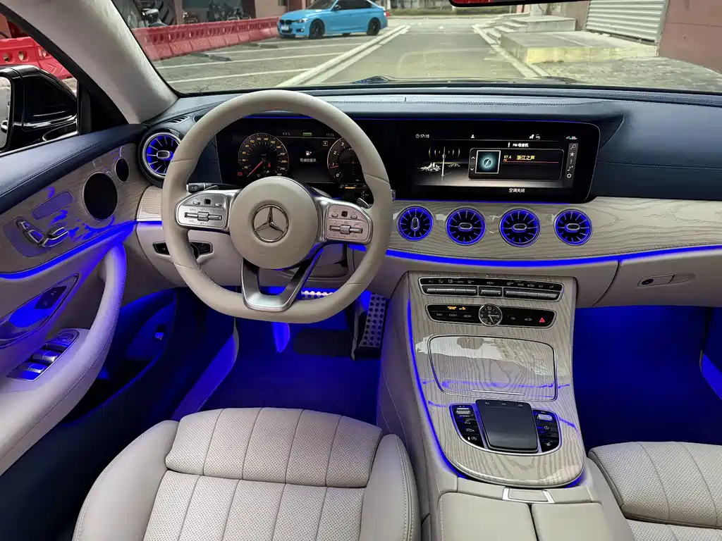 Mercedes-Benz E-Class (Import) — миниатюра 19