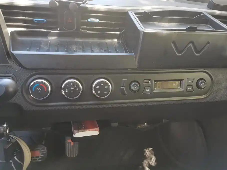 Wuling MINIEV — миниатюра 13