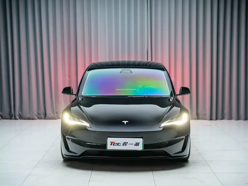 Tesla Model 3 — миниатюра 2