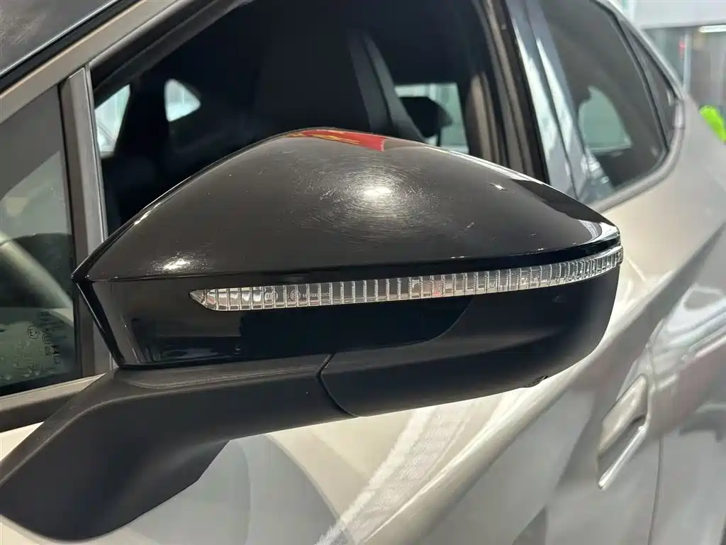 Volkswagen 06 2024 Ultra