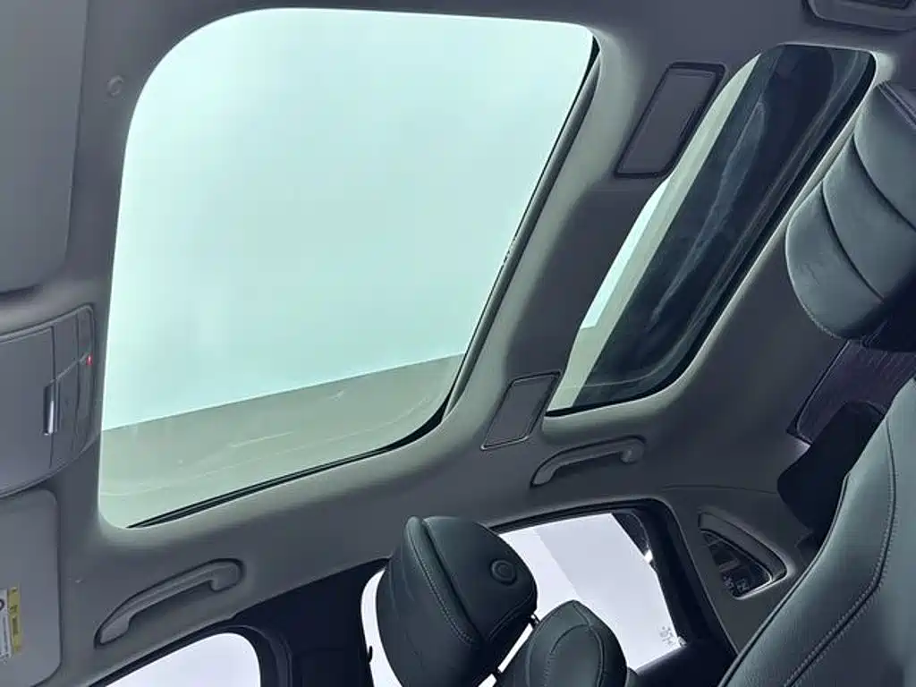 Mercedes-Benz E-Class — миниатюра 18
