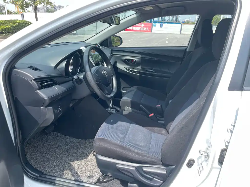 TOYOTA YARIS L ZHIXUAN