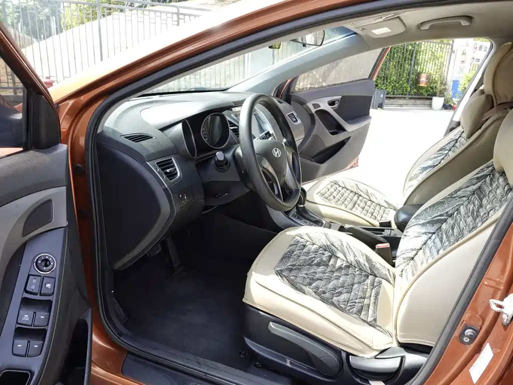 Hyundai Elantra Langdong — миниатюра 10