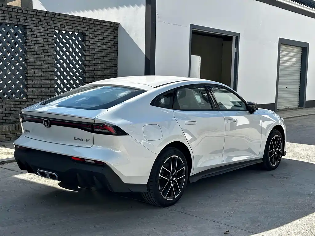 CHANGAN UNI V SMART IDD