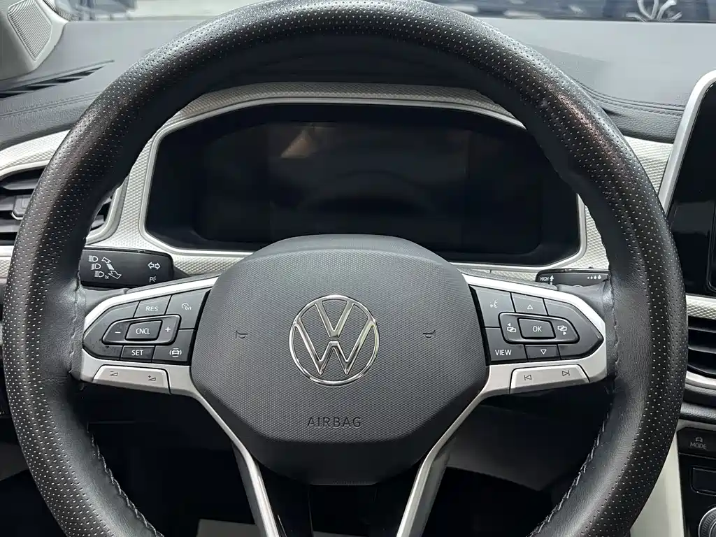Volkswagen T-Roc — миниатюра 18
