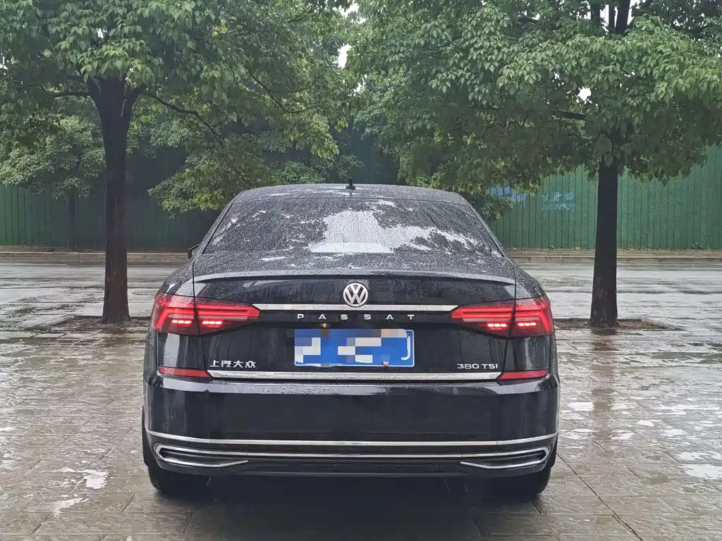 Volkswagen Passat 2019 380TSI Luxury VI