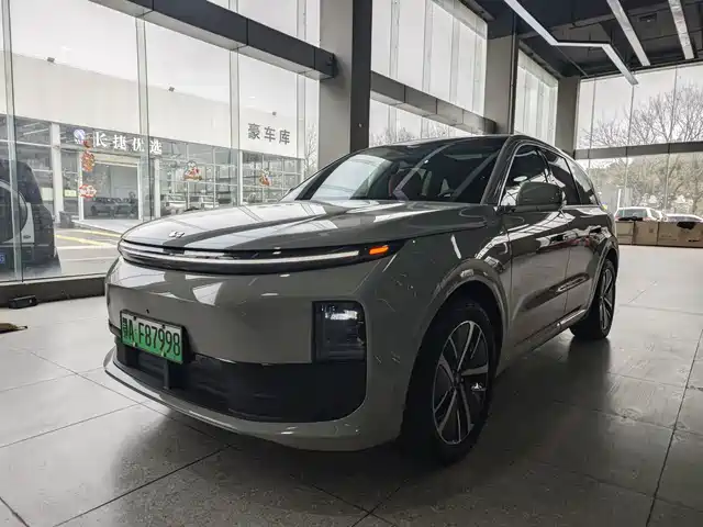 Li Auto IDEAL L6 2024