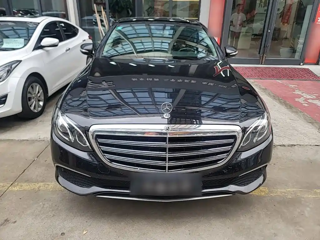 Mercedes-Benz E-Class — миниатюра 3