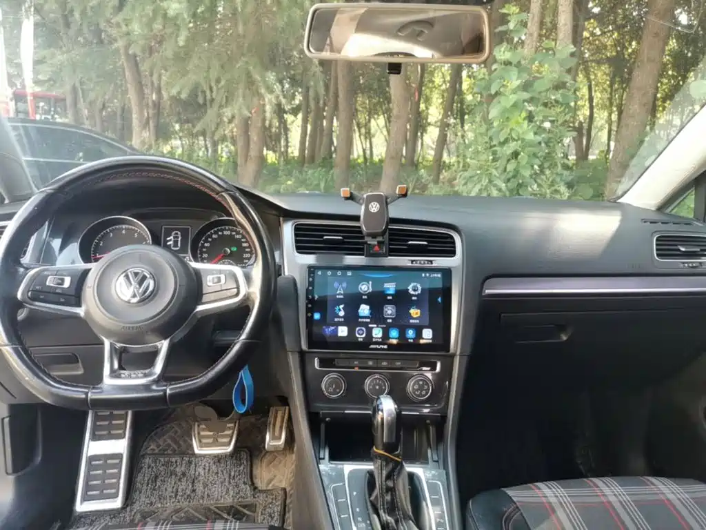 Volkswagen Golf — миниатюра 10
