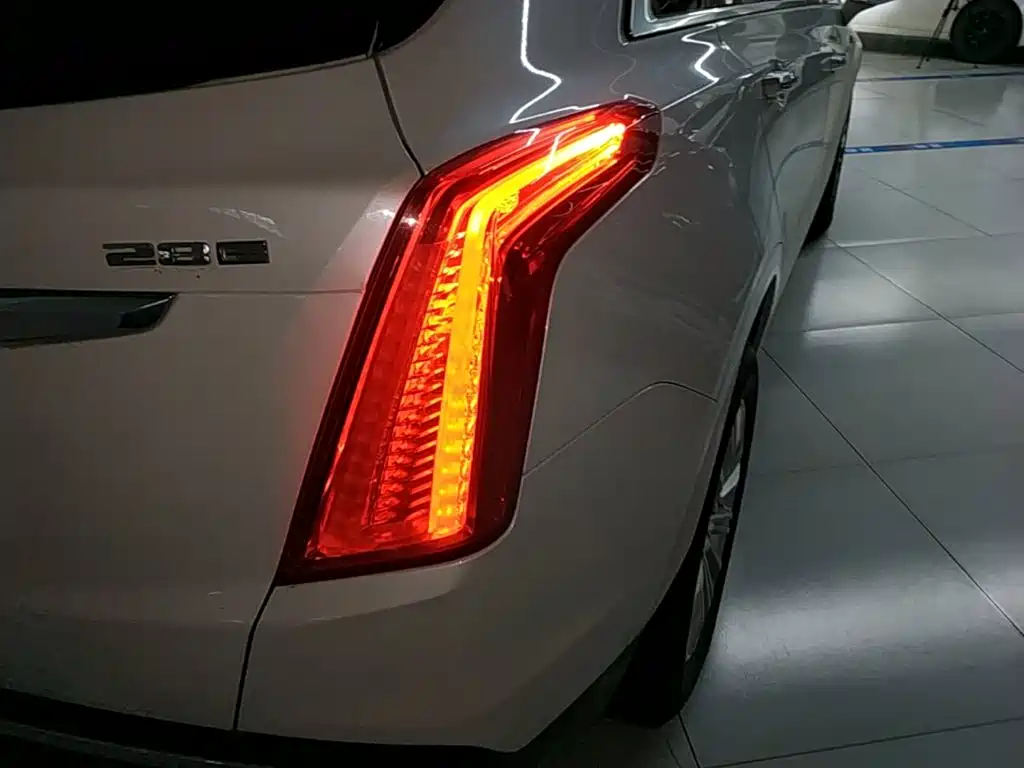 Cadillac XT5 — миниатюра 8