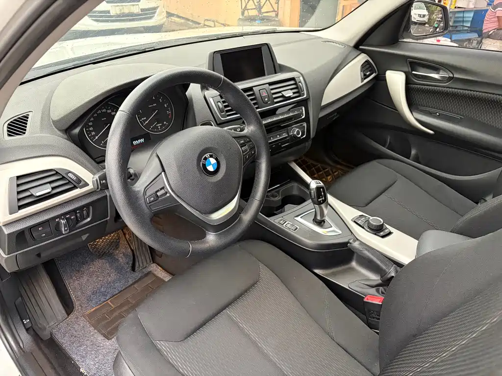 BMW 1 Series (Import) — миниатюра 7