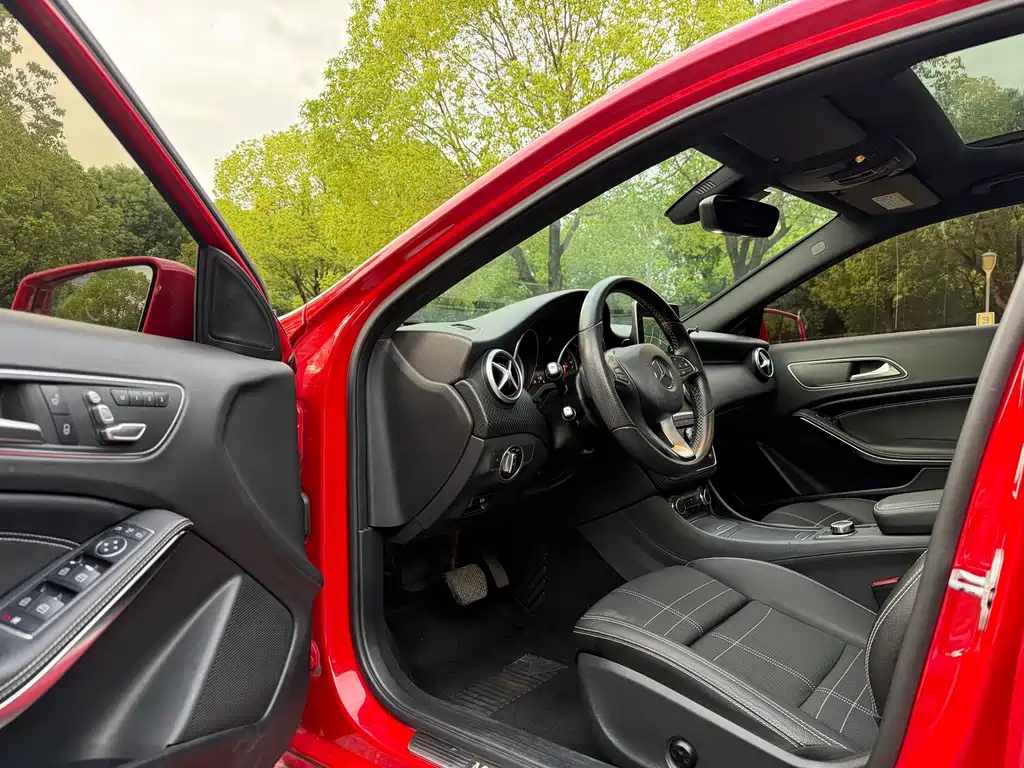 Mercedes-Benz A-Class (Import) — миниатюра 8